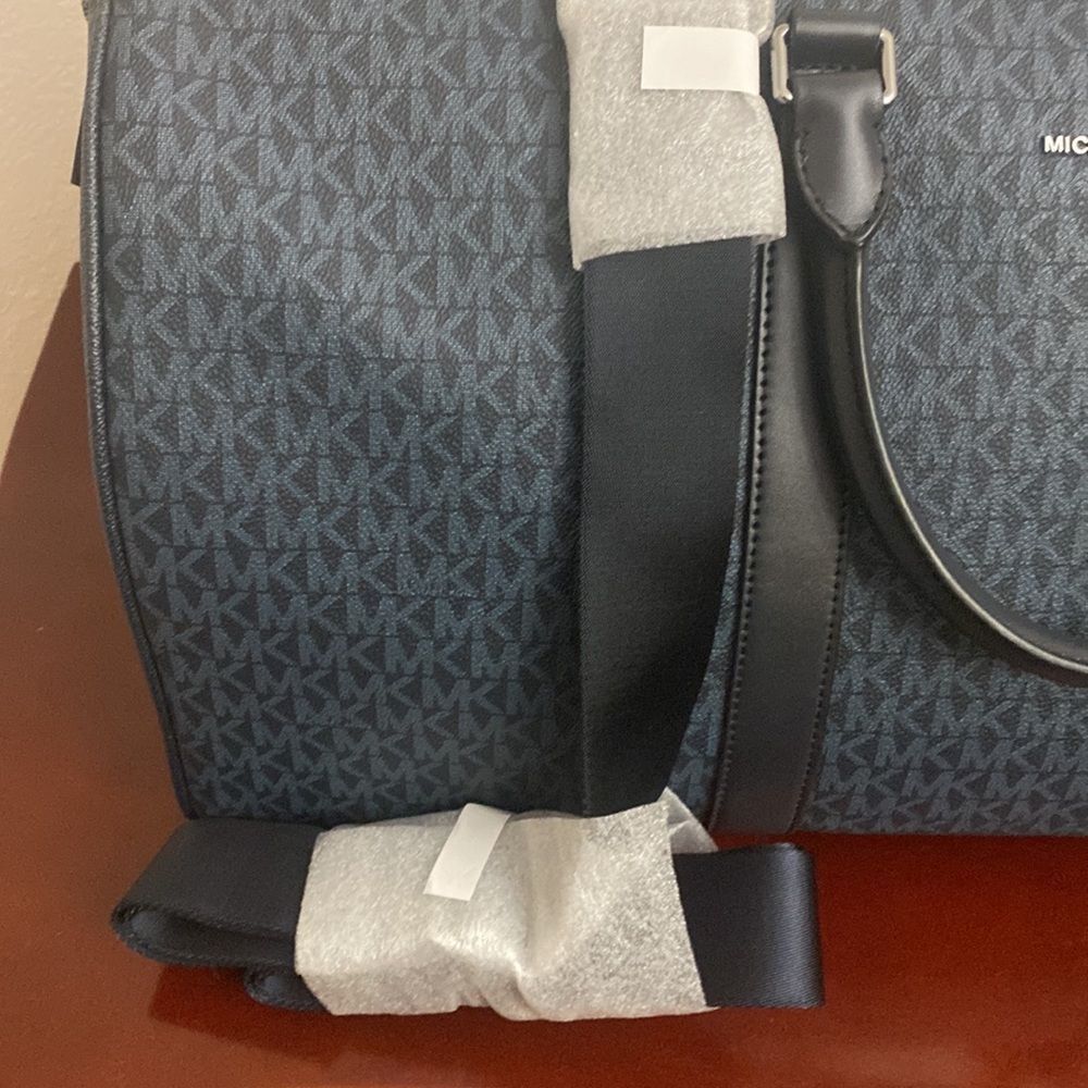 SOLD DO NOT BUY🎒Micheal Kors Logo Harrison Travel Duffle Bag!!!! - Picture 10 of 12